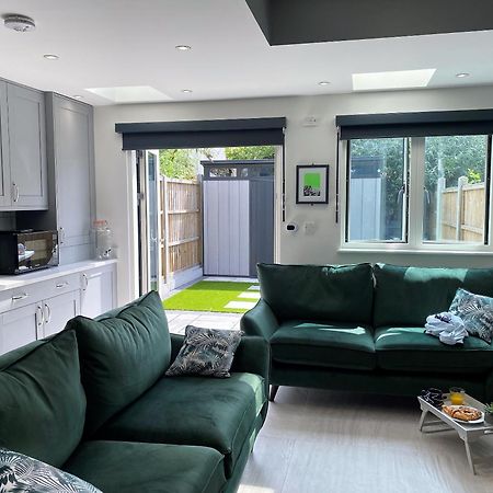 Superb Townhouse Near Vibrant Gloucester Road Bristol Exteriör bild
