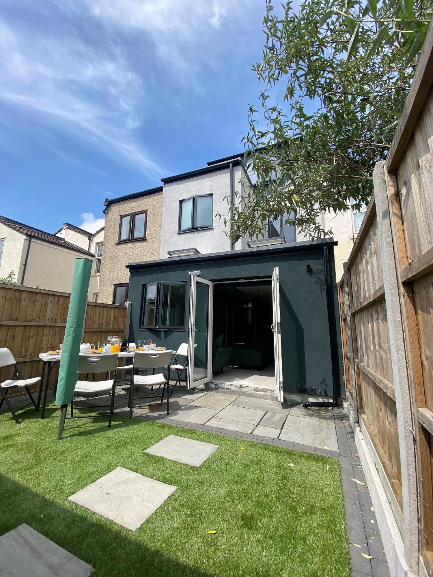 Superb Townhouse Near Vibrant Gloucester Road Bristol Exteriör bild