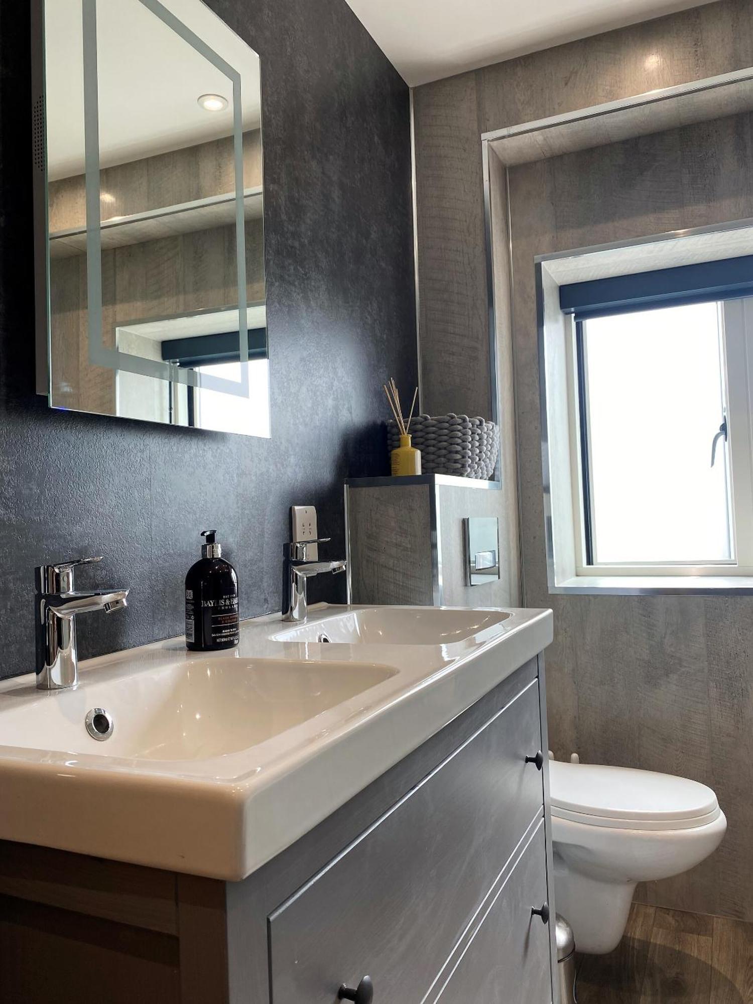 Superb Townhouse Near Vibrant Gloucester Road Bristol Exteriör bild