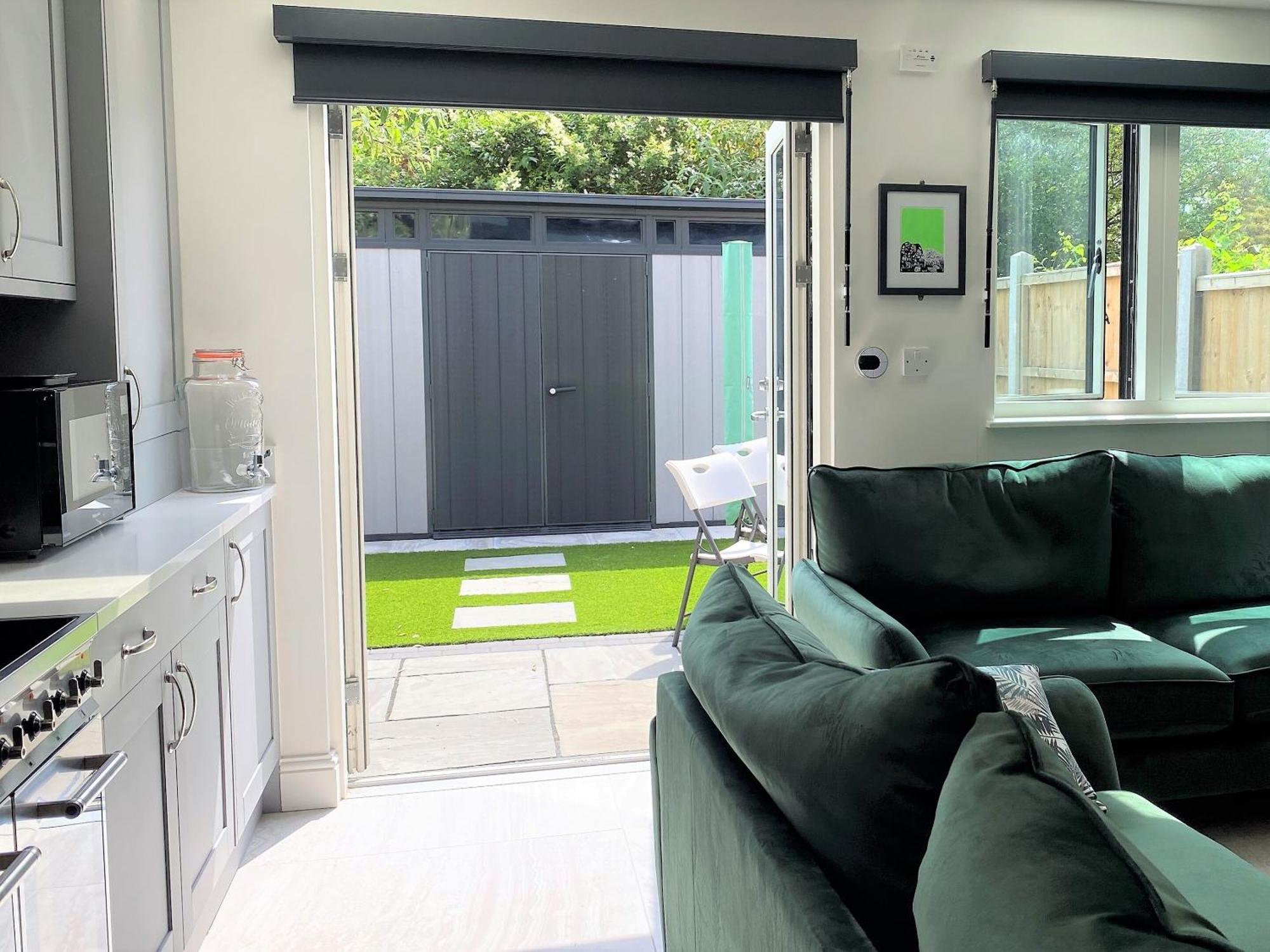 Superb Townhouse Near Vibrant Gloucester Road Bristol Exteriör bild