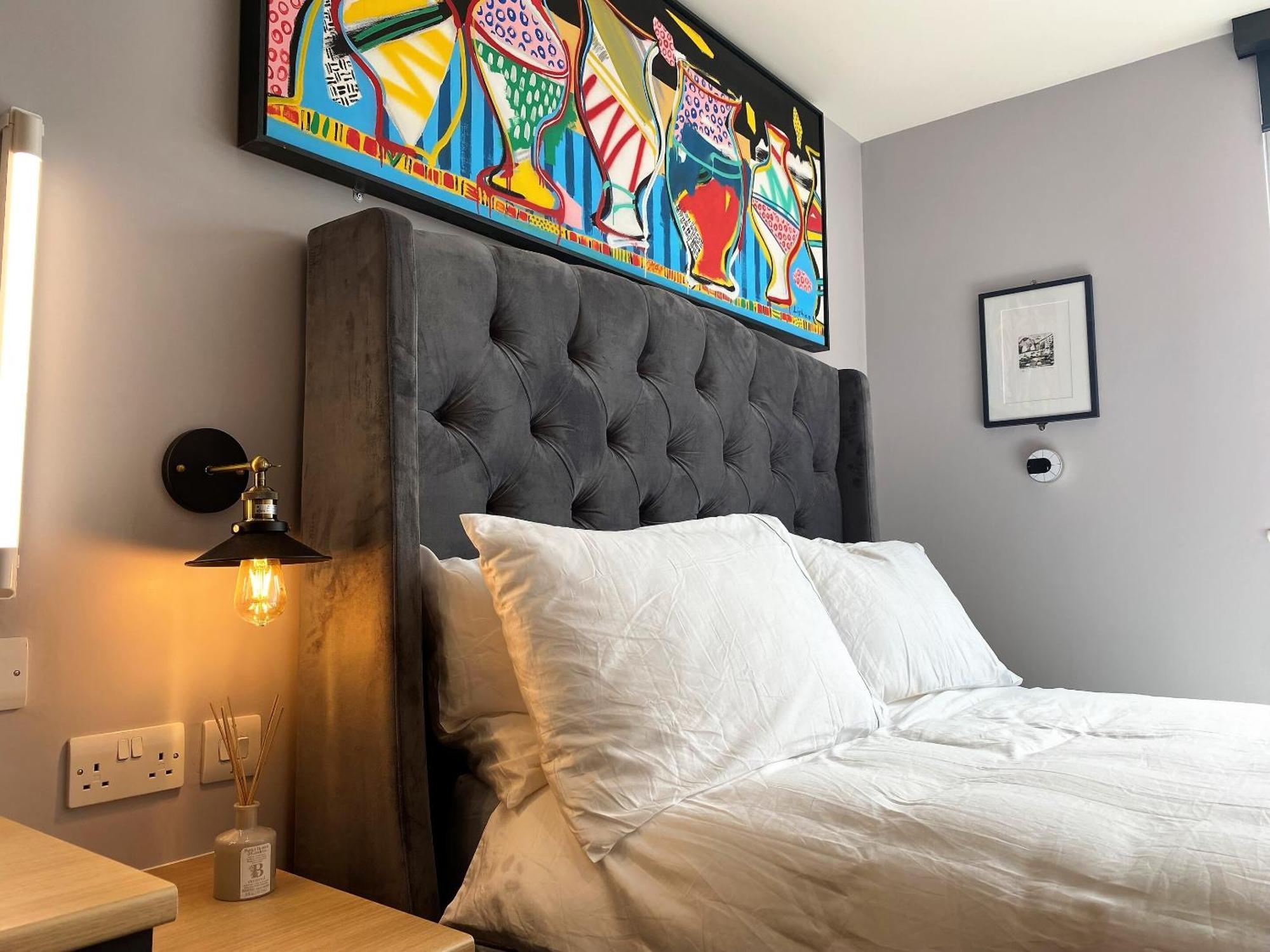 Superb Townhouse Near Vibrant Gloucester Road Bristol Exteriör bild